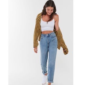 BDG High-Waisted Mom Jean – Light Wash